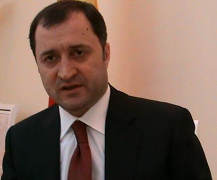 vlad-filat,-dat-in-urmarire-internationala-de-interpol-ce-spune-fostul-premier-al-republicii-moldova-despre-condamnarea-primita-–-hotnews.ro