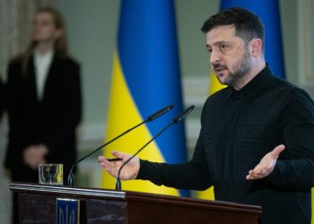 zelenski,-inaintea-intalnirii-cu-trump-in-florida:-exista-cu-siguranta-linii-rosii-pentru-poporul-ucrainean