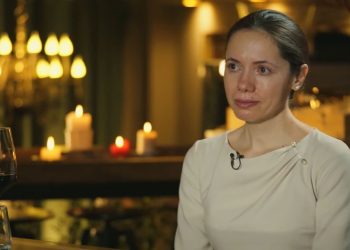 video-momentul-in-care-mirabela-gradinaru-plange-intr-o-emisiune:-eram-impreuna-cu-nicusor-si-tin-minte-ca-amandoi-am-inceput-sa-plangem-–-hotnews.ro