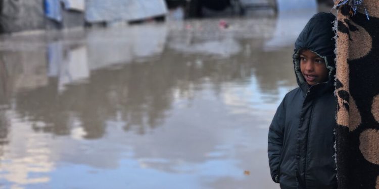 o-furtuna-severa-afecteaza-fasia-gaza-si-agraveaza-situatia-persoanelor-stramutate