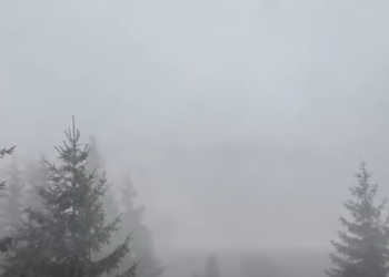 patru-turisti-din-republica-moldova,-blocati-in-refugiul-caltun-din-muntii-fagaras-salvamontistii-pot-interveni-abia-luni,-din-cauza-codului-rosu-de-vreme-extrema-–-hotnews.ro