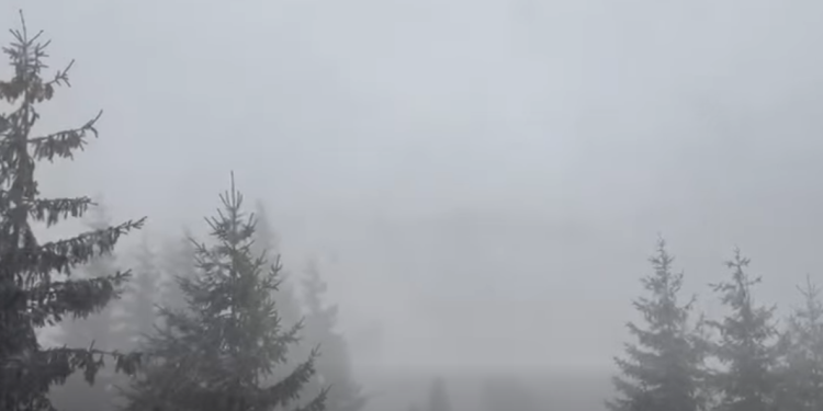 patru-turisti-din-republica-moldova,-blocati-in-refugiul-caltun-din-muntii-fagaras-salvamontistii-pot-interveni-abia-luni,-din-cauza-codului-rosu-de-vreme-extrema-–-hotnews.ro