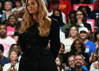 beyonce-a-fost-declarata-miliardara-de-forbes