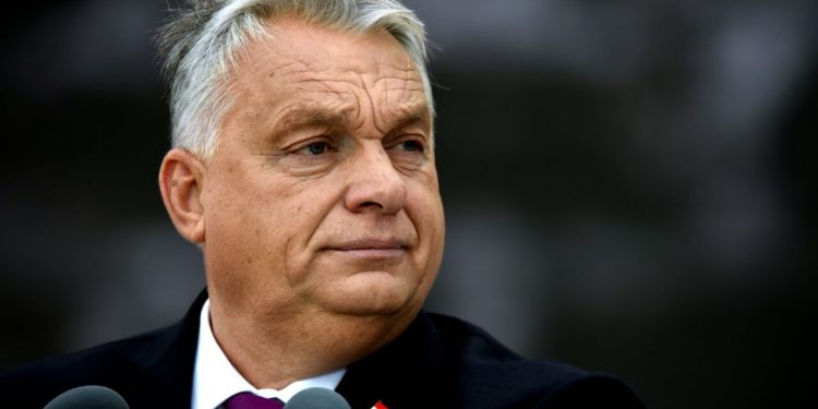 agentia-de-rating-moodys-retrogradeaza-capitala-ungariei-la-junk