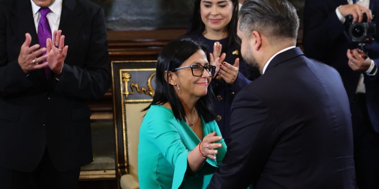 venezuela-are,-oficial,-presedinte-interimar-delcy-rodriguez-se-declara-profund-indurerata-de-rapirea-a-doi-eroi-care-sunt-tinuti-ostatici-in-sua-–-hotnews.ro