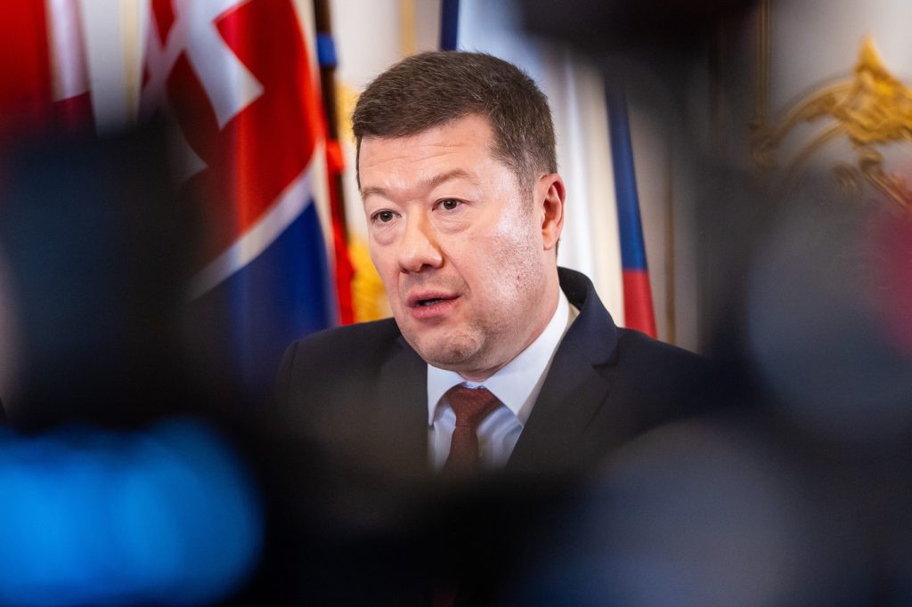 tensiuni-la-praga,-dupa-discursul-in-care-presedintele-parlamentului-ceh-a-denigrat-ucraina-ambasadorul-kievului-a-mers-la-ministerul-de-externe-–-hotnews.ro