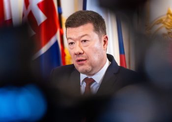 tensiuni-la-praga,-dupa-discursul-in-care-presedintele-parlamentului-ceh-a-denigrat-ucraina-ambasadorul-kievului-a-mers-la-ministerul-de-externe-–-hotnews.ro