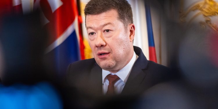 tensiuni-la-praga,-dupa-discursul-in-care-presedintele-parlamentului-ceh-a-denigrat-ucraina-ambasadorul-kievului-a-mers-la-ministerul-de-externe-–-hotnews.ro