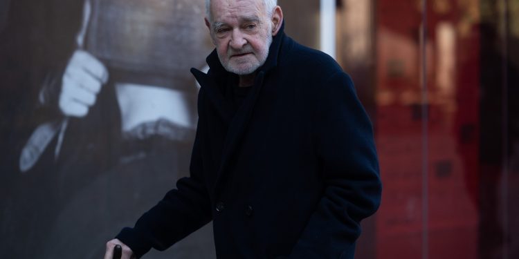 legendarul-regizor-maghiar-bela-tarr-a-murit-la-varsta-de-70-de-ani-a-fost-premiat-anul-trecut-in-romania-–-hotnews.ro