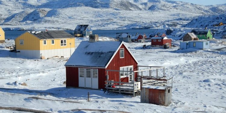 premierul-groenlandei-ii-raspunde-din-nou-lui-trump:-nu-ne-poti-lua-tara-pentru-ca-asa-ai-chef