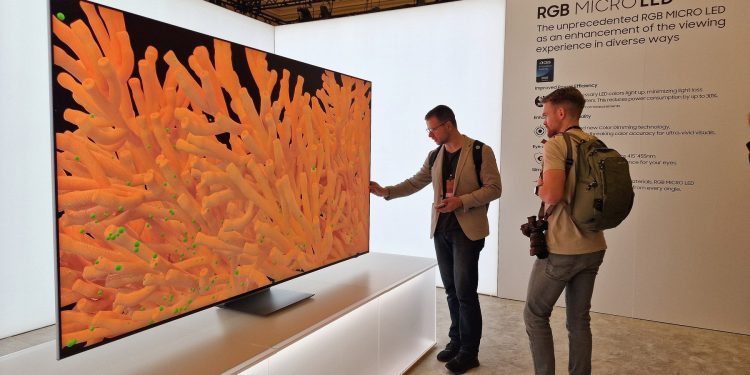 cel-mai-mare-producator-de-televizoare-din-lume-in-ultimii-20-de-ani-spune-ca-va-integra-ai-in-absolut-toate-produsele-sale-–-hotnews.ro