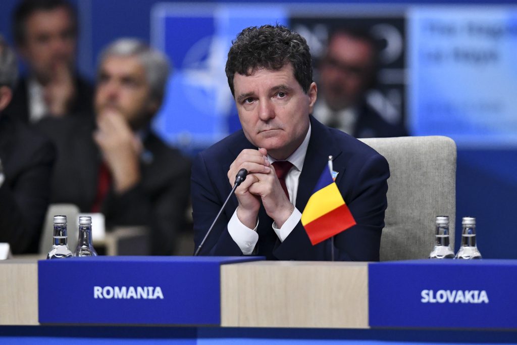 ce-isi-doreste-nicusor-dan-pentru-romania-in-2026:-nu-e-momentul-pentru-revolutii-si-destabilizare-–-hotnews.ro