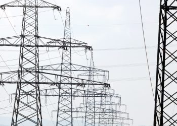 zeci-de-mii-de-consumatori-din-judetul-alba-sunt-in-continuare-fara-electricitate.-viscolul-a-provocat-avarii-semnificative