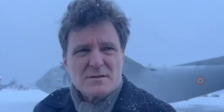 nicusor-dan,-blocat-de-ninsoare-in-franta:-amintiri-din-copilarie-si-discutii-despre-avionul-prezidential