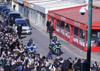 video-brigitte-bardot,-condusa-pe-ultimul-drum-de-francezi-a-fost-cea-mai-frumoasa-femeie-din-lume,-a-spus-mireille-mathieu,-care-a-cantat-la-inmormantare-–-hotnews.ro