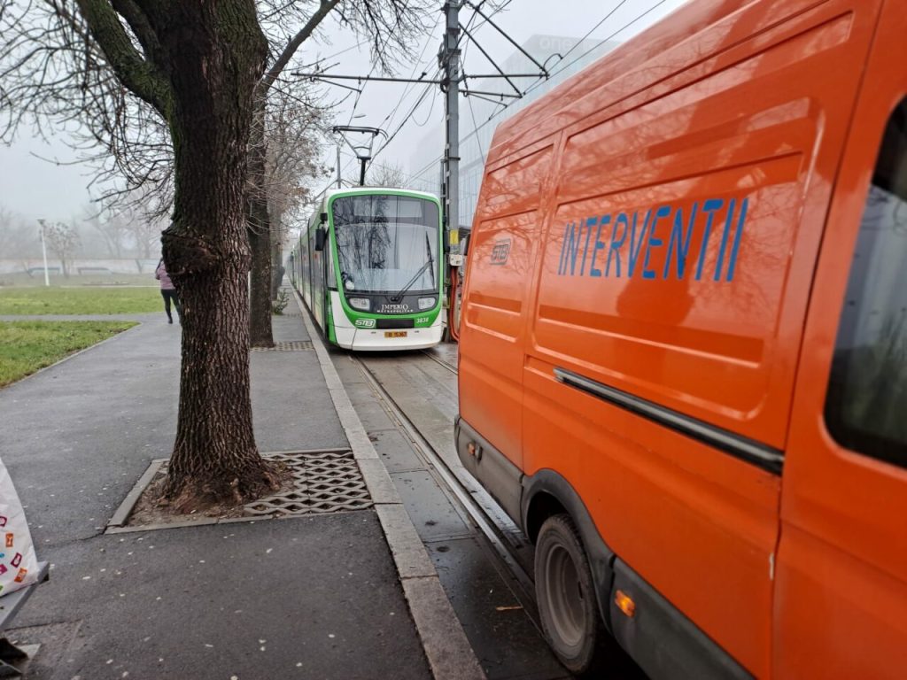 un-tramvai-imperio-s-a-defectat-si-a-facut-haos-in-bucuresti-pe-linia-10