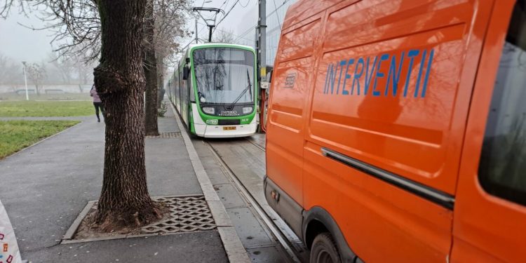 un-tramvai-imperio-s-a-defectat-si-a-facut-haos-in-bucuresti-pe-linia-10