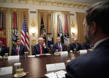 de-ce-i-a-nemultumit-pe-unii-dintre-aliatii-lui-trump-atentia-acordata-de-presedinte-dosarului-venezuela-jd-vance,-printre-cei-care-il-preseaza-–-hotnews.ro