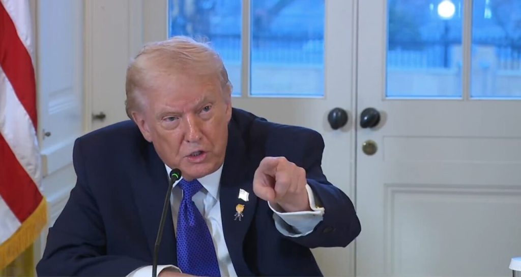 donald-trump-anunta-ca-este-deschis-pentru-afaceri-cu-rusia-si-china-dupa-ce-a-preluat-tot-petrolul-venezuelei