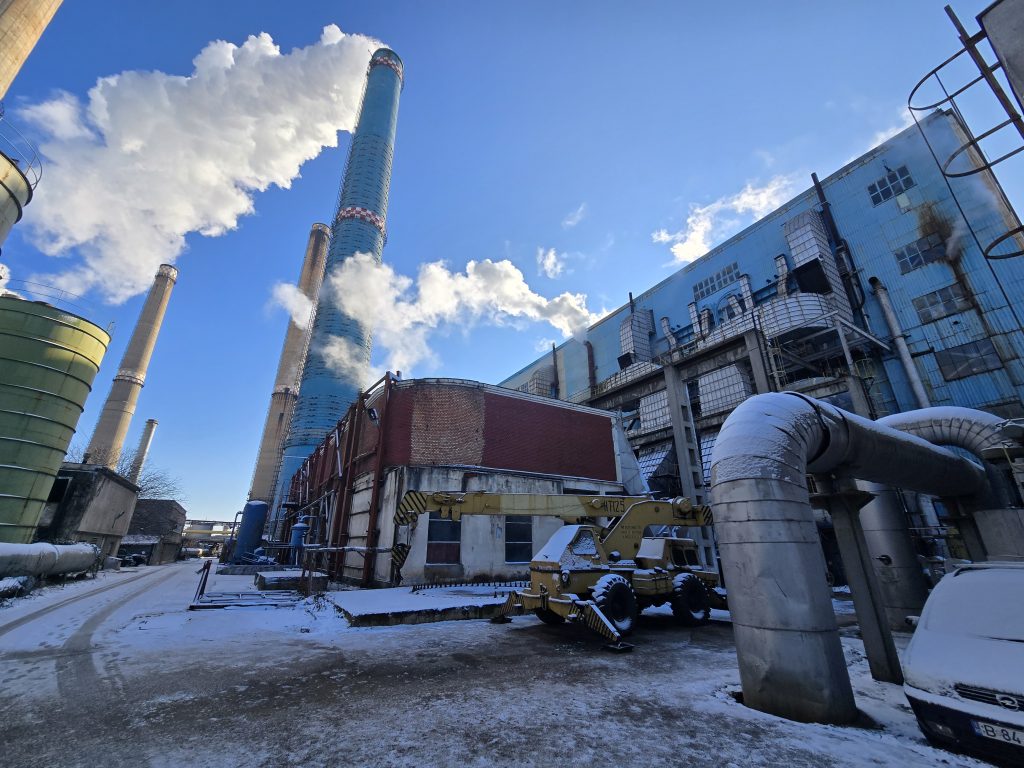 reportaj-cum-arata-cazanul-mare-cat-un-bloc,-care-a-lasat-mii-de-blocuri-din-bucuresti-fara-caldura-si-cine-sunt-doreii-–-hotnews.ro