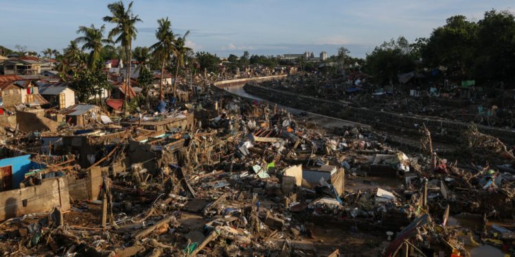 au-fost-detectate-semne-de-viata-in-avalansa-de-gunoi-din-filipine