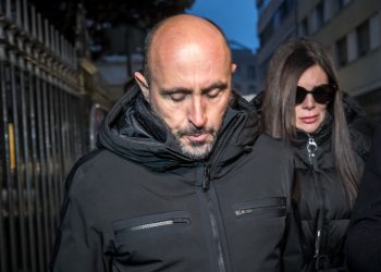 patronul-barului-din-crans-montana,-noi-dezvaluiri-in-fata-anchetatorilor:-usa-de-serviciu-era-incuiata-/-ce-a-spus-despre-spuma-de-pe-tavan-–-hotnews.ro