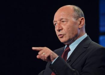 traian-basescu-explica-cum-ar-fi-trebuit-redus-deficitul-bugetar:-aici-trebuia-operat