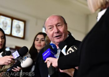 oriunde-se-misca-romanul,-il-izbeste-o-taxa-crescuta-s-a-gresit-foarte-mult-traian-basescu,-critici-la-guvernul-bolojan-–-hotnews.ro