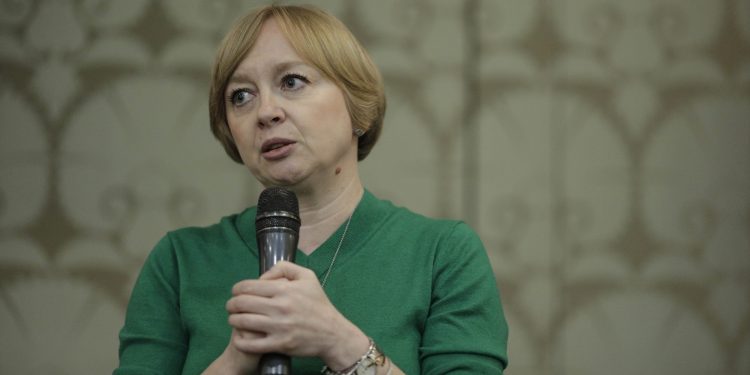 jurnalista-emilia-sercan-dezvaluie-de-cand-a-inceput-sa-verifice-doctoratul-lui-radu-marinescu-/-cum-raspunde-atacurilor-psd-–-hotnews.ro