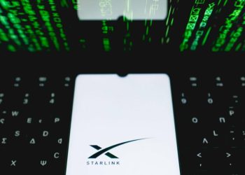 starlink,-alternativa-la-internetul-blocat-in-iran.-poate-functiona-independent-de-retelele-statului