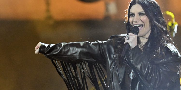 anuntul-serii-in-italia-o-cantareata-celebra-va-prezenta-festivalul-de-la-sanremo-alaturi-de-carlo-conti:-el-m-a-convins-–-hotnews.ro