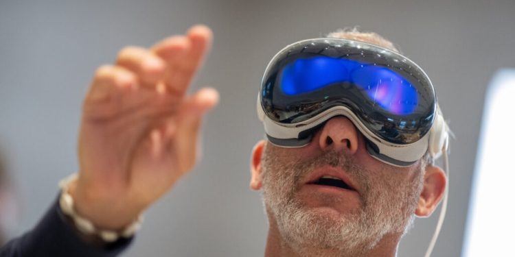 produsul-revolutionar-de-la-apple-care-s-a-transformat-intr-un-esec:-de-ce-nu-au-avut-succes-ochelarii-vision-pro
