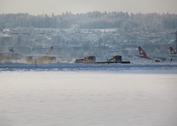 poleiul-si-zapada-au-inchis-mai-multe-aeroporturi-din-europa.-traficul-aerian-este-perturbat