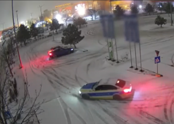 zeci-de-soferi-au-ramas-fara-permisul-de-conducere,-dupa-ce-au-facut-drifturi-in-parcarile-unor-mall-uri