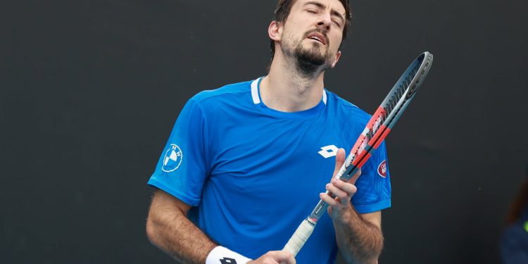 video-moment-incredibil-la-australian-open:-un-jucator-a-uitat-regulile-si-a-sarbatorit-victoria,-apoi-a-pierdut-meciul-–-hotnews.ro