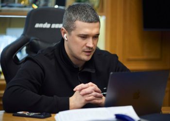 parlamentul-ucrainei-a-desemnat-noul-ministru-al-apararii.-mykhailo-fedorov-mizeaza-pe-tehnologie-si-reforma