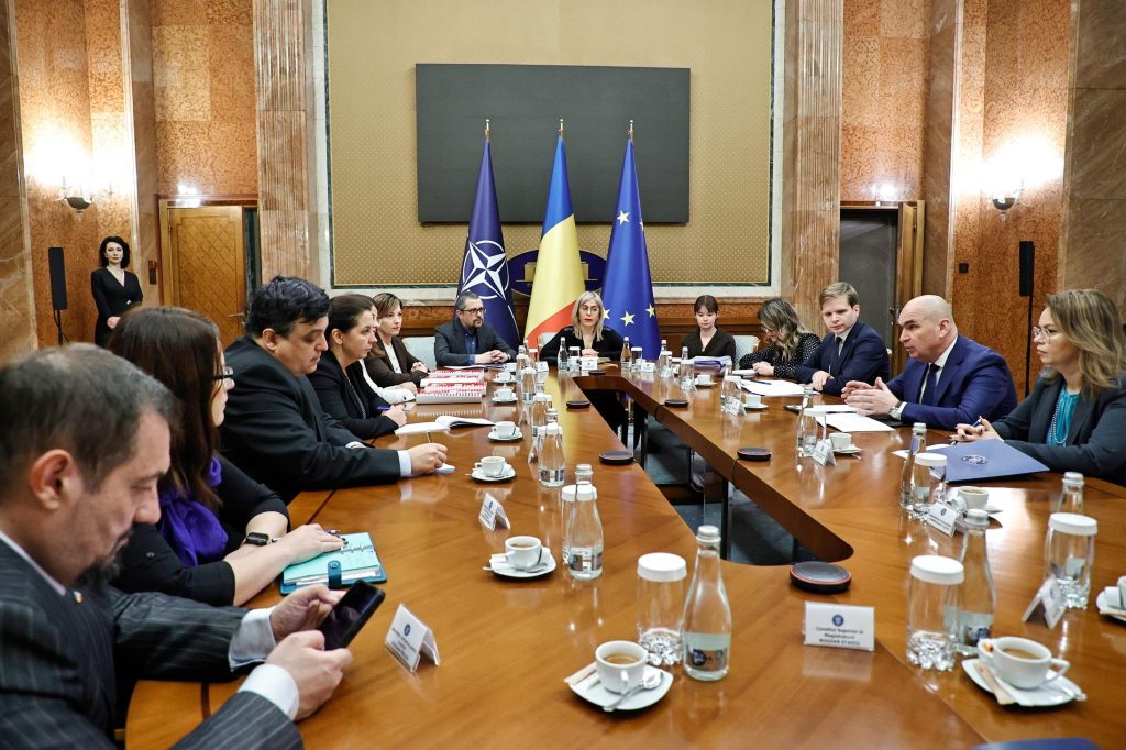 sedinta-la-guvern-pentru-legile-justitiei,-insa-cei-prezenti-spun-ca-s-au-discutat-chestiuni-administrative-judecator-csm:-propuneri-un-pic-neserioase-–-hotnews.ro