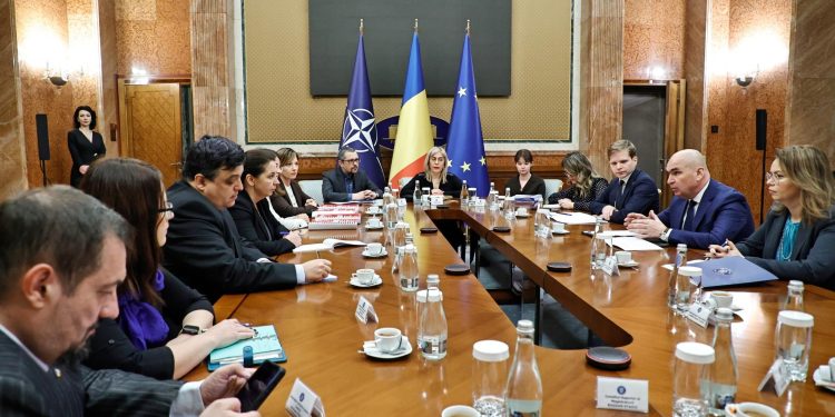 sedinta-la-guvern-pentru-legile-justitiei,-insa-cei-prezenti-spun-ca-s-au-discutat-chestiuni-administrative-judecator-csm:-propuneri-un-pic-neserioase-–-hotnews.ro