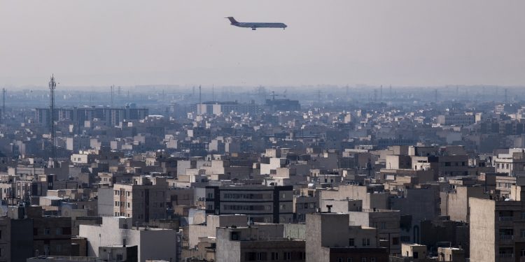 iranul-tocmai-si-a-inchis-spatiul-aerian-–-hotnews.ro