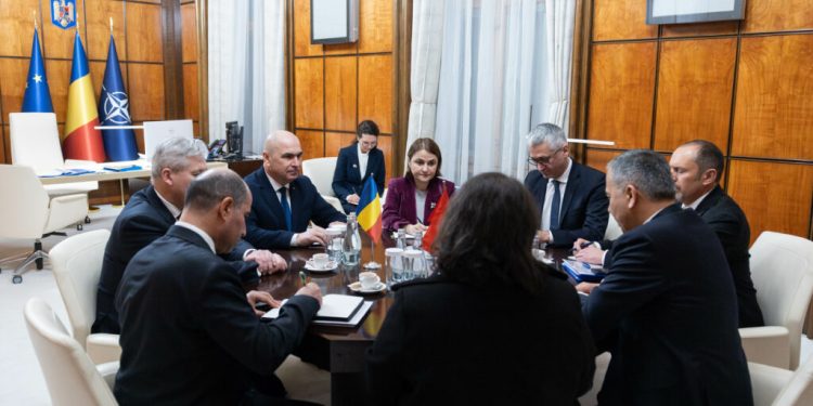 premierul-ilie-bolojan-s-a-intalnit-cu-ministrul-de-interne-al-turciei,-ali-yerlikaya,-la-palatul-victoria