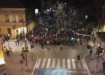 protestele-studentilor-se-extind-in-serbia:-presiuni-pentru-alegeri-anticipate