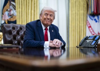 de-ce-miscarea-lui-donald-trump-inainte-de-alegerile-de-la-jumatatea-mandatului-provoaca-ingrijorari