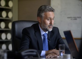 lazurca:-presedintele-dan-vrea-sa-spuna:-baieti,-opriti-va,-fiindca-ne-facem-rau-unul-altuia-si-ne-facem-rau-intregii”