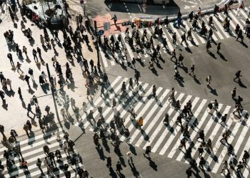 motivul-pentru-care-mii-de-cetateni-romani-sunt-pregatiti-sa-isi-vanda-locuintele-si-sa-se-mute-in-strainatate.-ce-spun-expertii