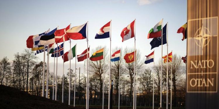 un-fost-ministru-de-externe-al-romaniei-face-o-comparatie-surprinzatoare-intre-nato-si-tratatul-de-la-varsovia-–-hotnews.ro