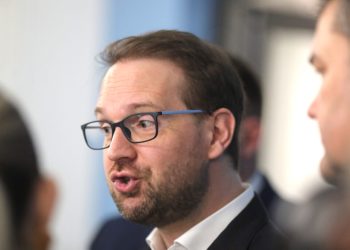 g4media.-dominic-fritz-despre-impozite:-nu-primesc-flori,-dar-sunt-decizii-necesare-pentru-comunitate