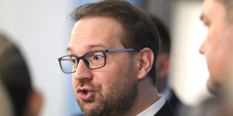 g4media.-dominic-fritz-despre-impozite:-nu-primesc-flori,-dar-sunt-decizii-necesare-pentru-comunitate