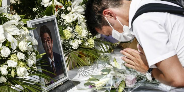 barbatul-care-l-a-asasinat-pe-fostul-premier-japonez,-shinzo-abe,-condamnat-la-inchisoare-pe-viata