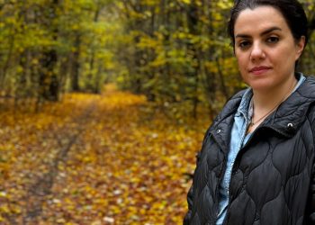 maryam,-jurista-in-iran,-cofetareasa-in-romania:-nu-suntem-doar-emigrante!-suntem-femei-educate,-fortate-sa-ne-reconstruim-identitatea-de-la-zero-–-hotnews.ro