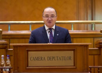 interdictie-de-intrare-in-ucraina-pentru-un-deputat-aur:-impins-pe-jos-pana-la-linia-de-frontiera-cu-romania-/-dezbracat-pentru-control-corporal